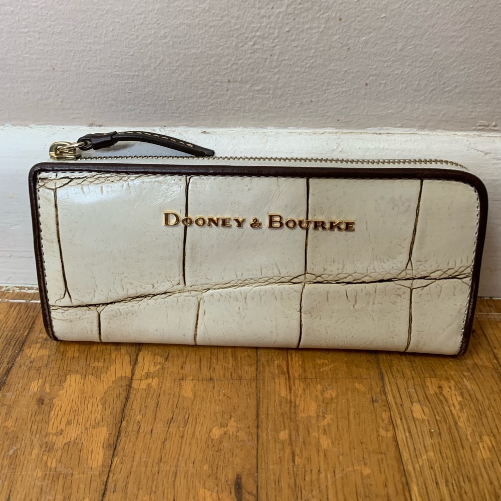 Dooney and Bourke wallet